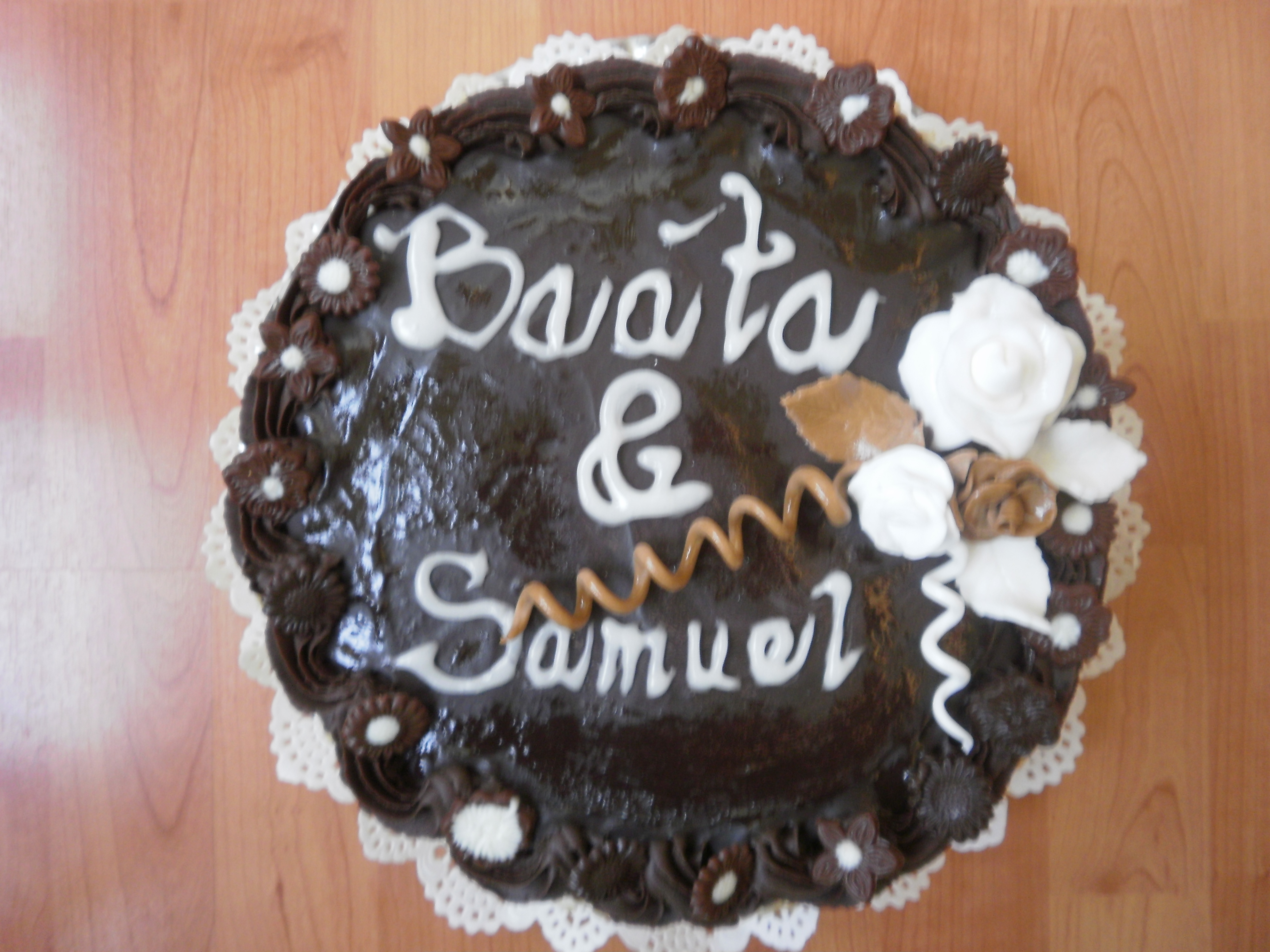 nugátový s mandlemi